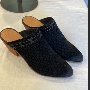 Frye and Co. Jacy Perf Mule Black 10 M